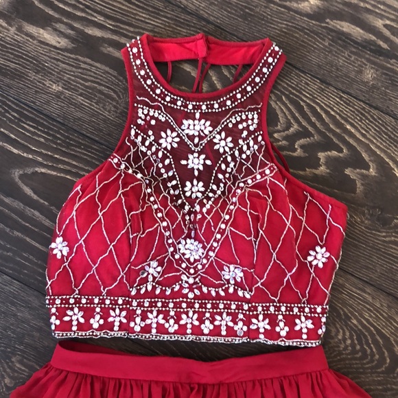 Red 2pc Formal Jeweled Halter Dress Size 7/8 - Picture 2 of 12